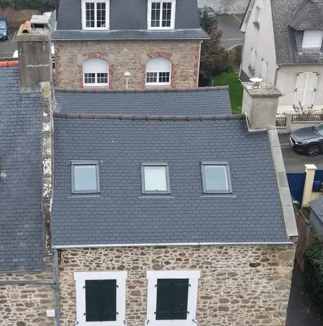 installateur de fenêtre de toit à Saint-Père-Marc-en-Poulet - image 2